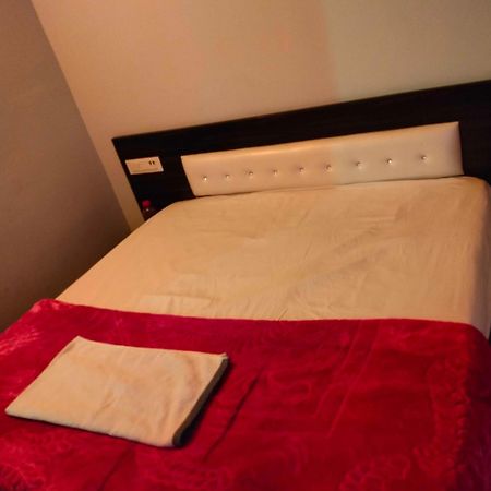 Oyo Palace Hotel Rohtak Kültér fotó