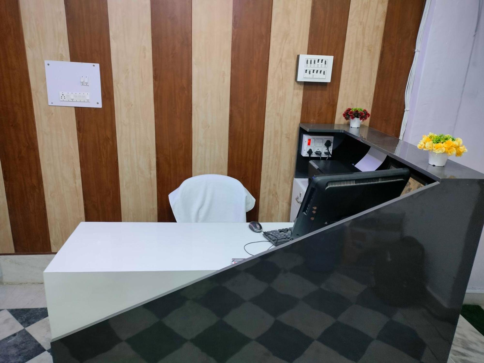 Oyo Palace Hotel Rohtak Kültér fotó